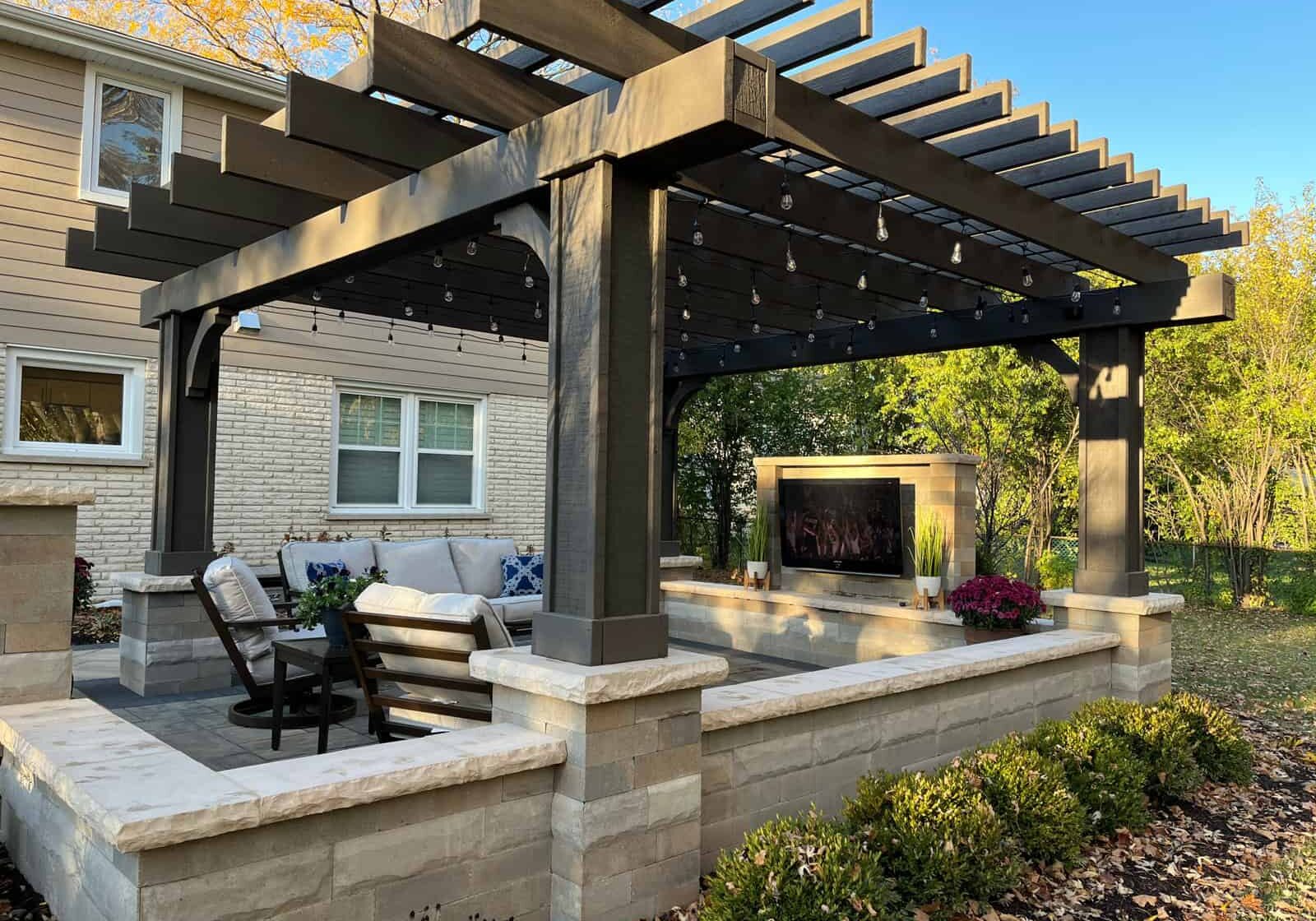 Create shaded retreats with our pergolas and cabanas, offering relief from the sun while enhancing the beauty of your outdoor space. 